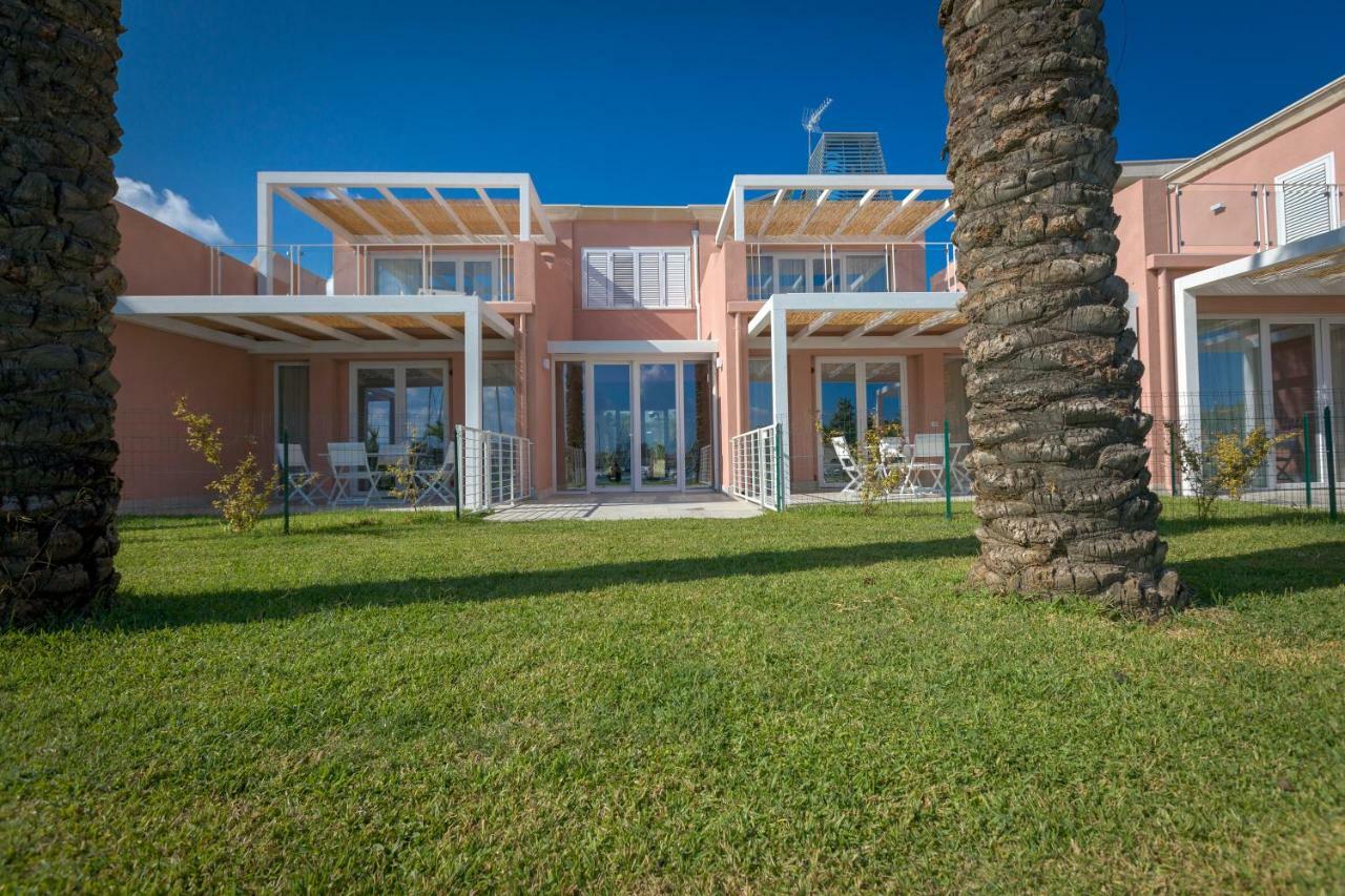 Residence Delfino, Portorosa Furnari Extérieur photo
