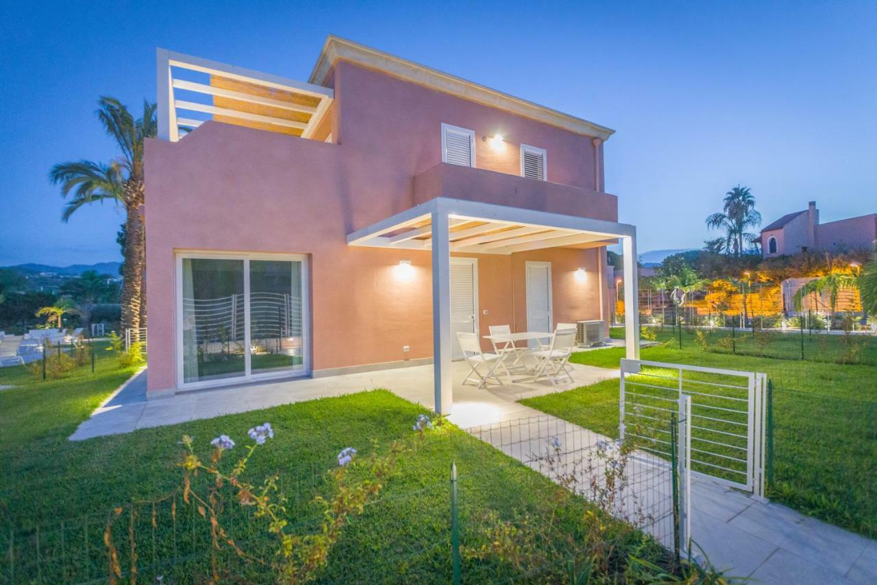 Residence Delfino, Portorosa Furnari Extérieur photo