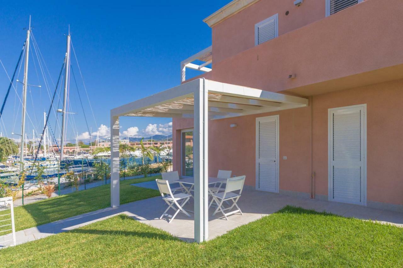 Residence Delfino, Portorosa Furnari Extérieur photo